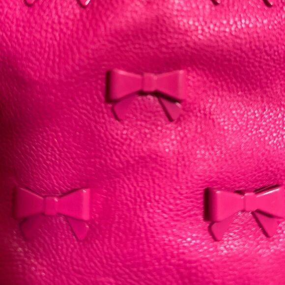 Betsey Johnson Hot Pink Bow Tie Crossbody Purse With Chain Strap - Picture 2 of 7